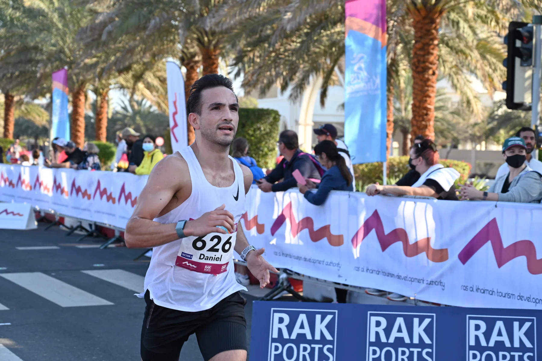 The RunRunBaby builder running a road race